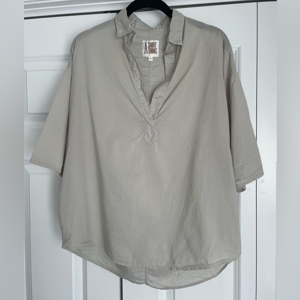 A Shirt Thing size M top. Gray/tan